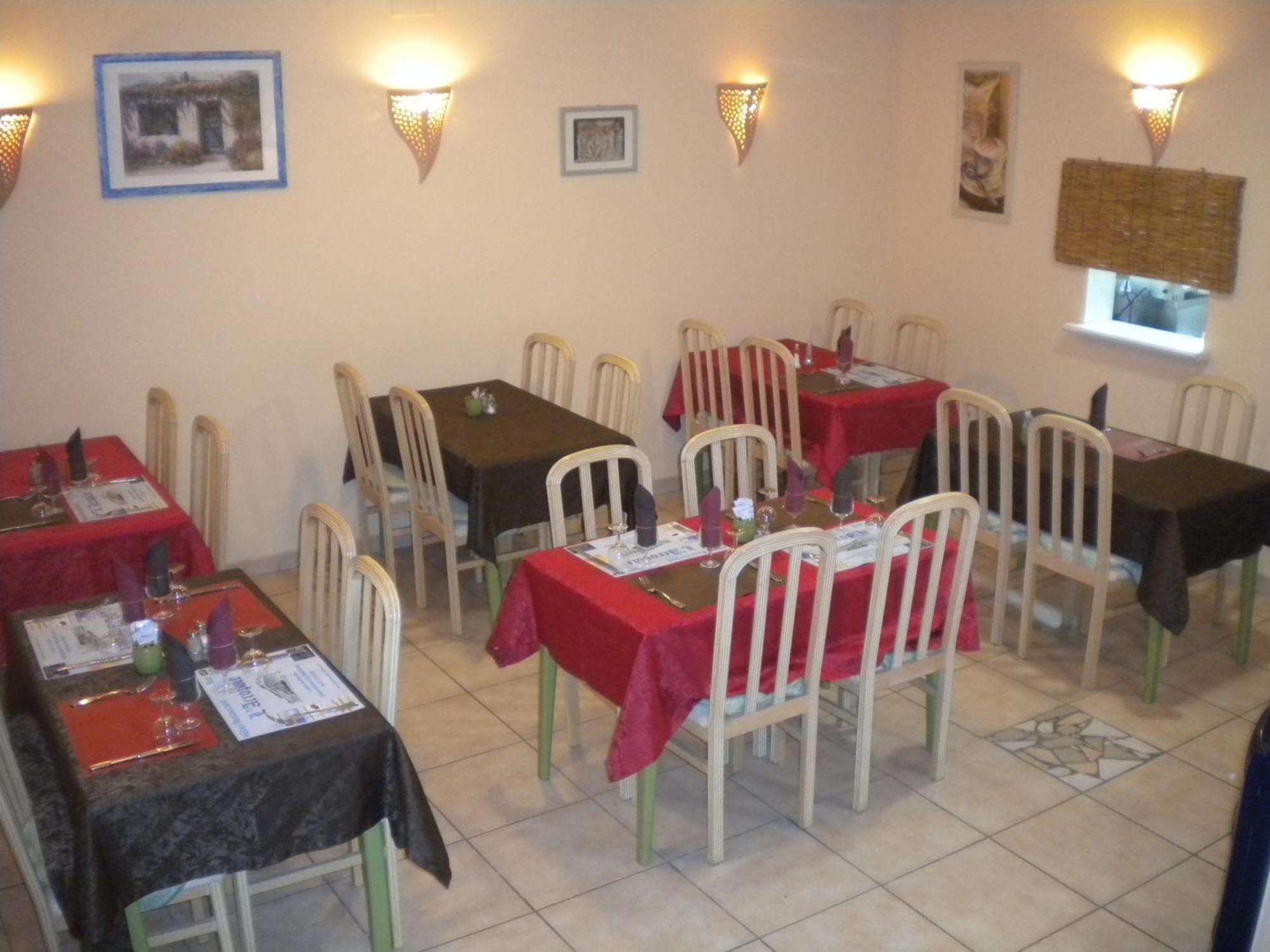 Hotel L 'Acropole Nissan-lez-Enserune Esterno foto